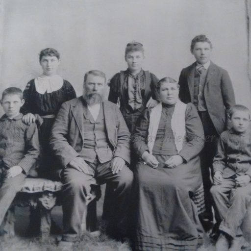 cropped-appel_johan-eliz-cath-and-children-except-leopold.jpg
